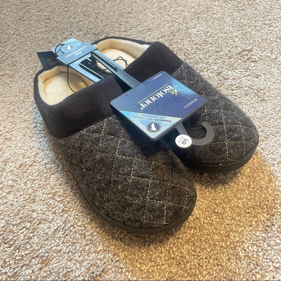 NWT Women’s Isotoner Slippers Size L (8.5-9)